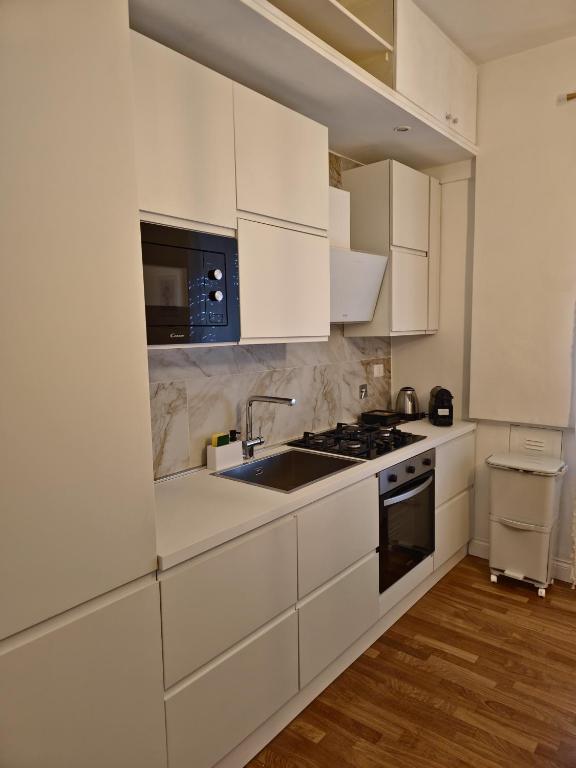 Stay Cozy in Rome - Design Apartment near Metro & Vatican - 4