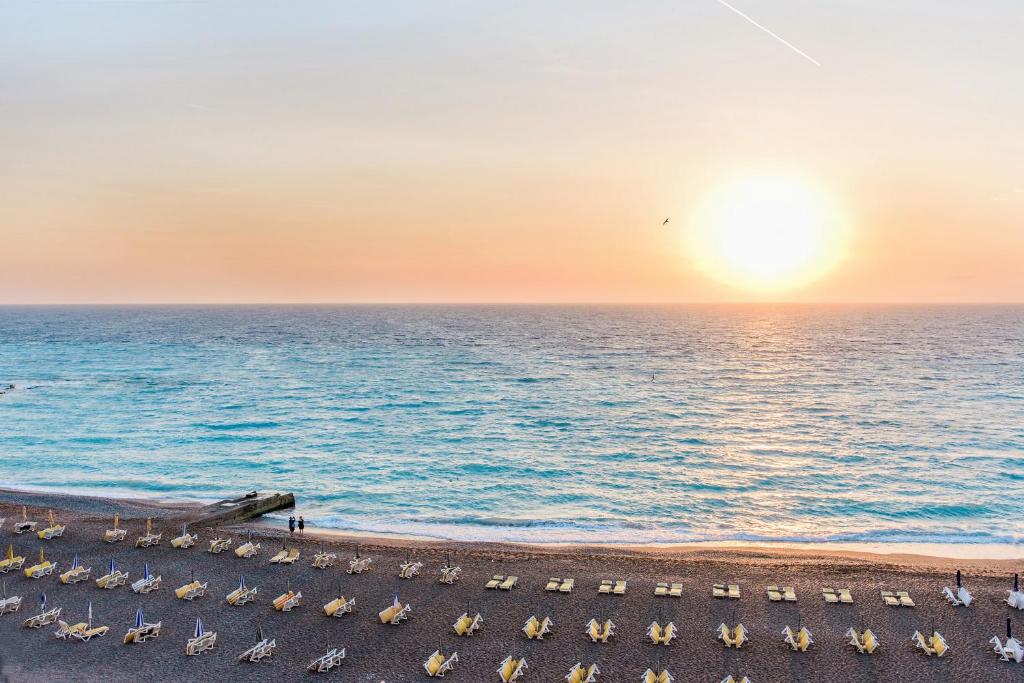 Hotel Riviera photo