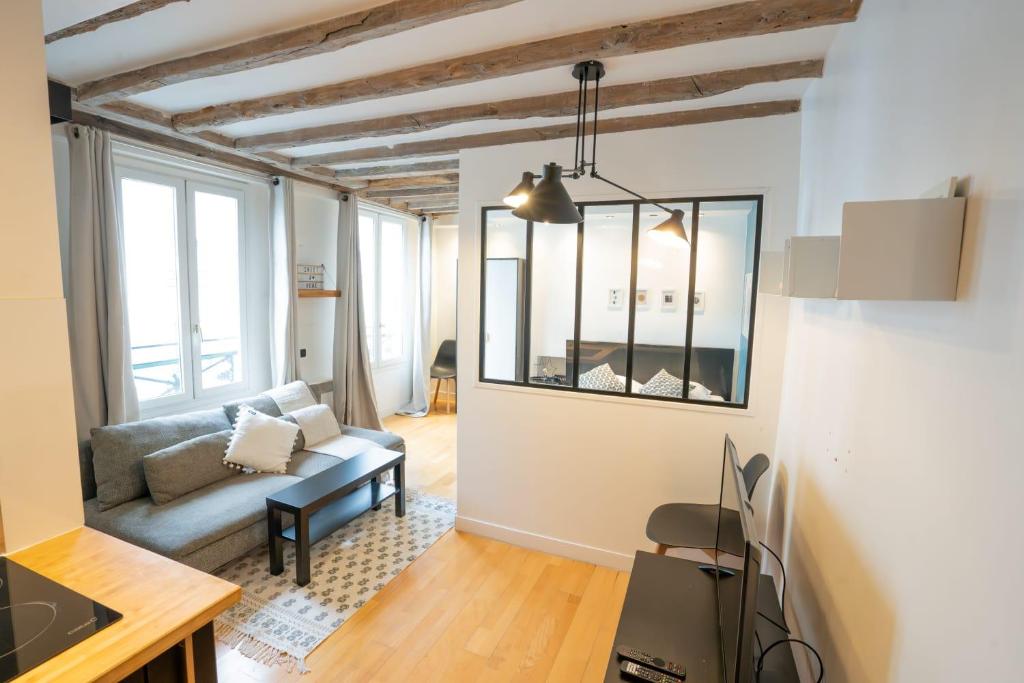 Grand studio loft bien equipe a Paris 15 - 2P - 2