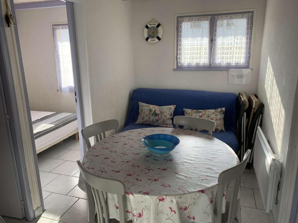 AIG 49 – Chalet – Rangée des Guillemots – Gruissan – 4 personnes - 3