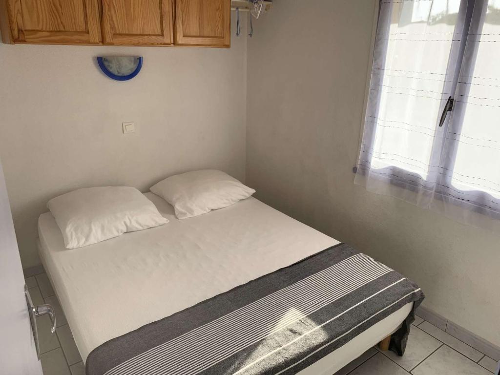 AIG 49 – Chalet – Rangée des Guillemots – Gruissan – 4 personnes - 4