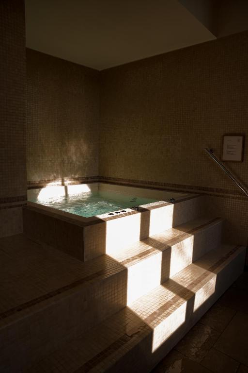 Hot tub