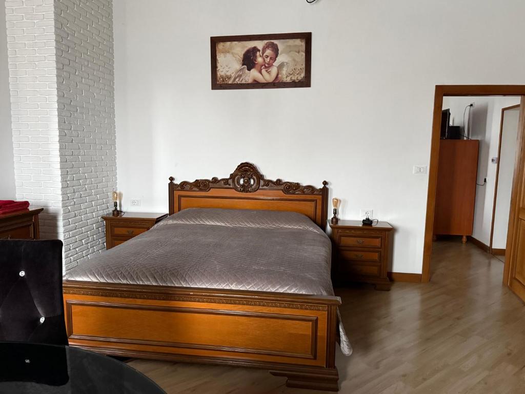 B&B Maria appartamento con stanza matrimoniale e soggiorno vicino alla fiera 2 - 4