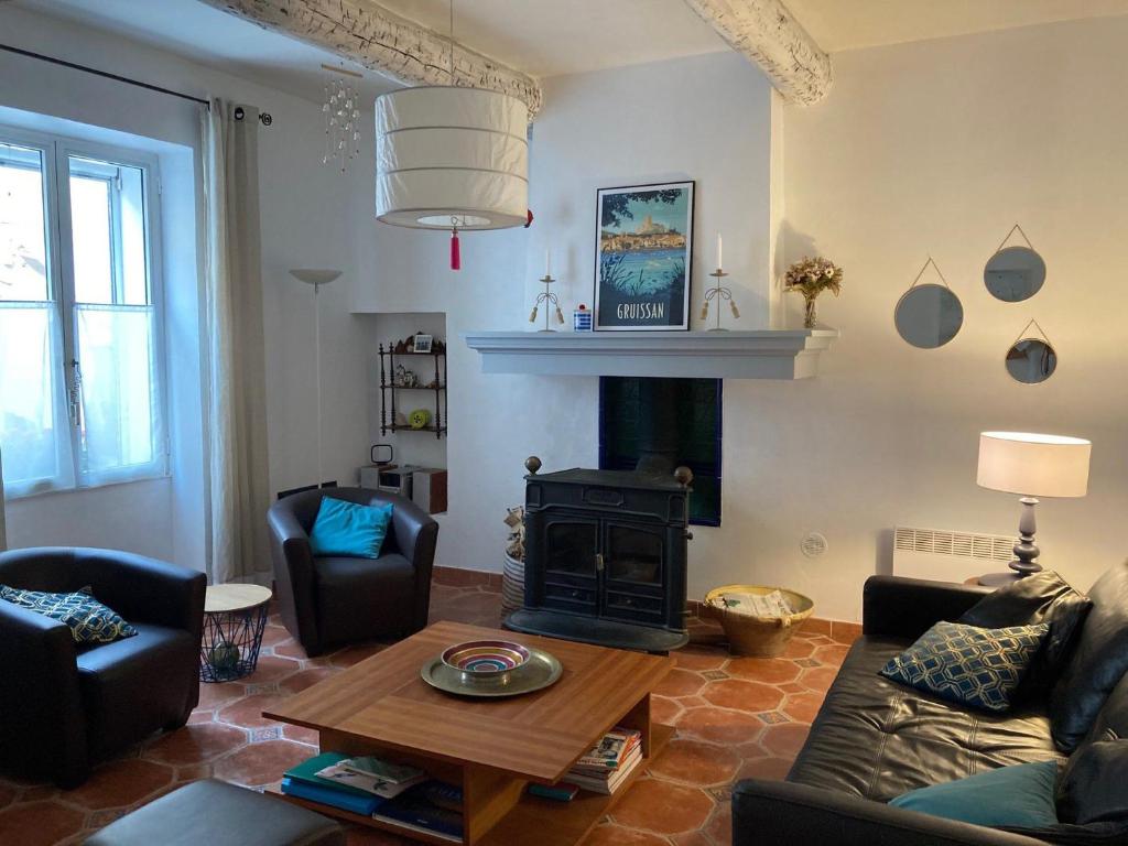AIG 63 – Grande maison de village avec Wi-Fi – Gruissan – 13 personnes - 1