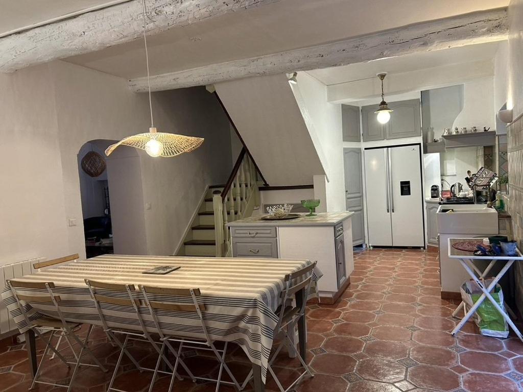 AIG 63 – Grande maison de village avec Wi-Fi – Gruissan – 13 personnes - 5