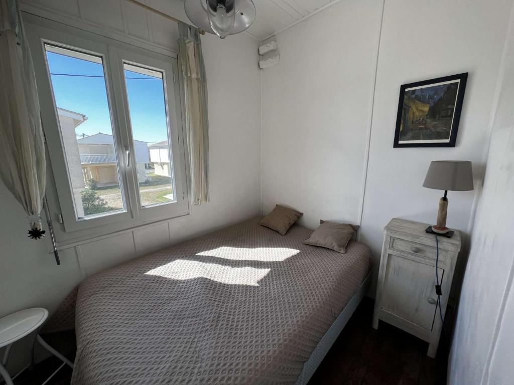 AIG 68 – Chalet en rangée 7 – Gruissan – 9 personnes - 5
