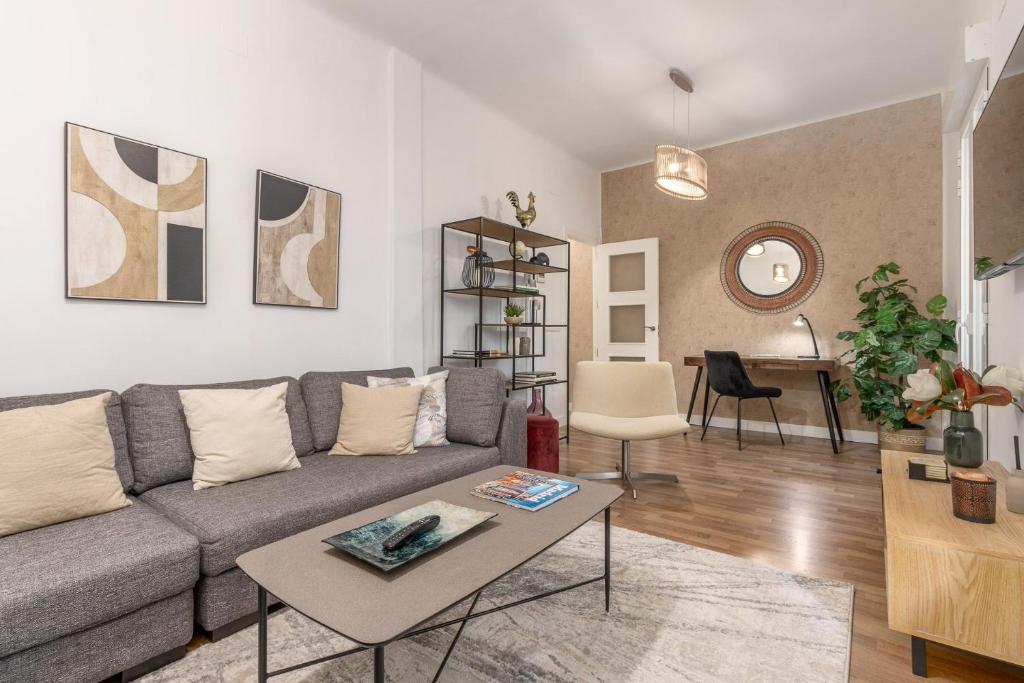 Stylish 2-Bed Apartment in Salamanca, Madrid - 3