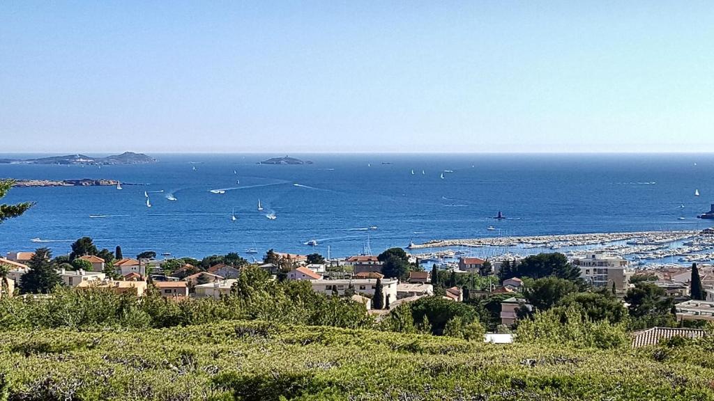 Le 22-2 bedroom apartment, 180 sea view terrace - 2