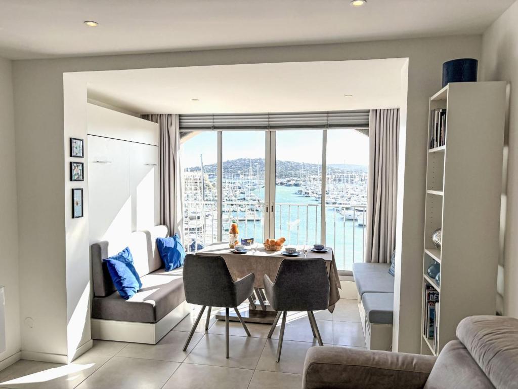Studio Les Cascadelles-14 by Interhome - 2