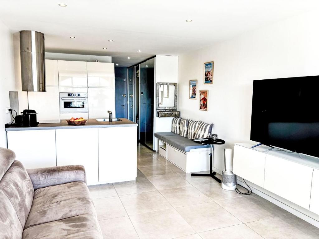Studio Les Cascadelles-14 by Interhome - 5