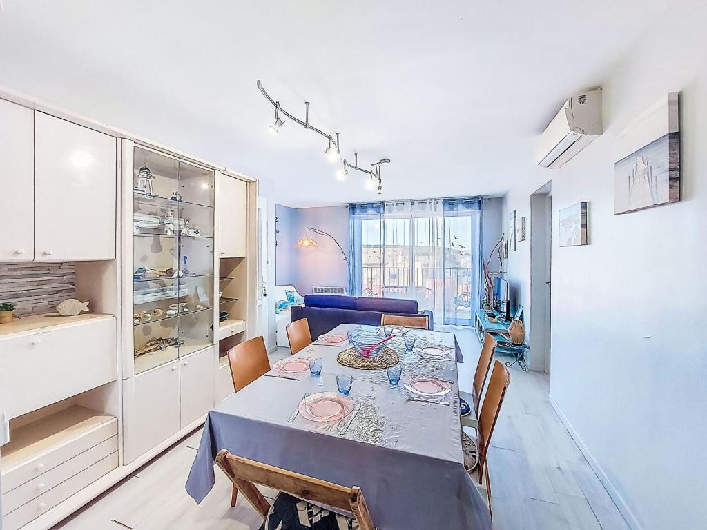 Apartment Montreuil-3 by Interhome - 3