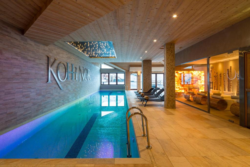 Swimming pool, Hotel Koh-I Nor in Saint-Martin-de-Belleville