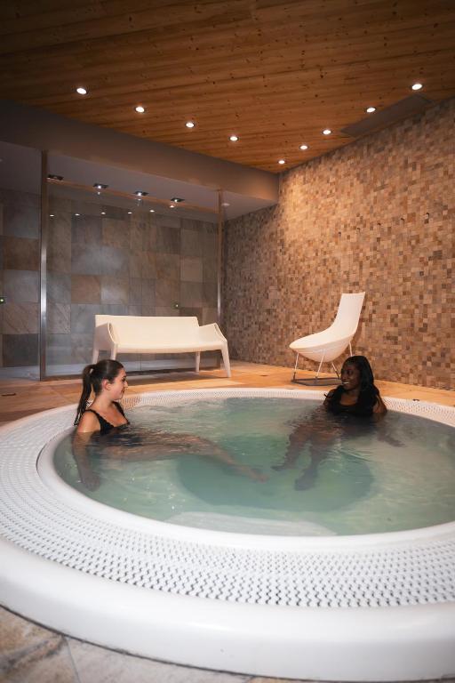 Hot tub