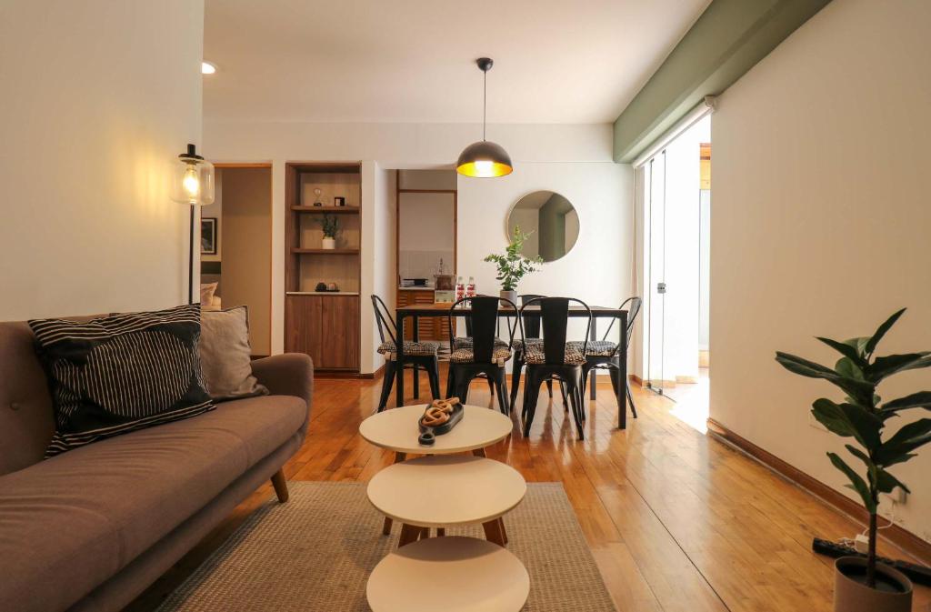 Stylish & Bright 2BR in Miraflores - 5