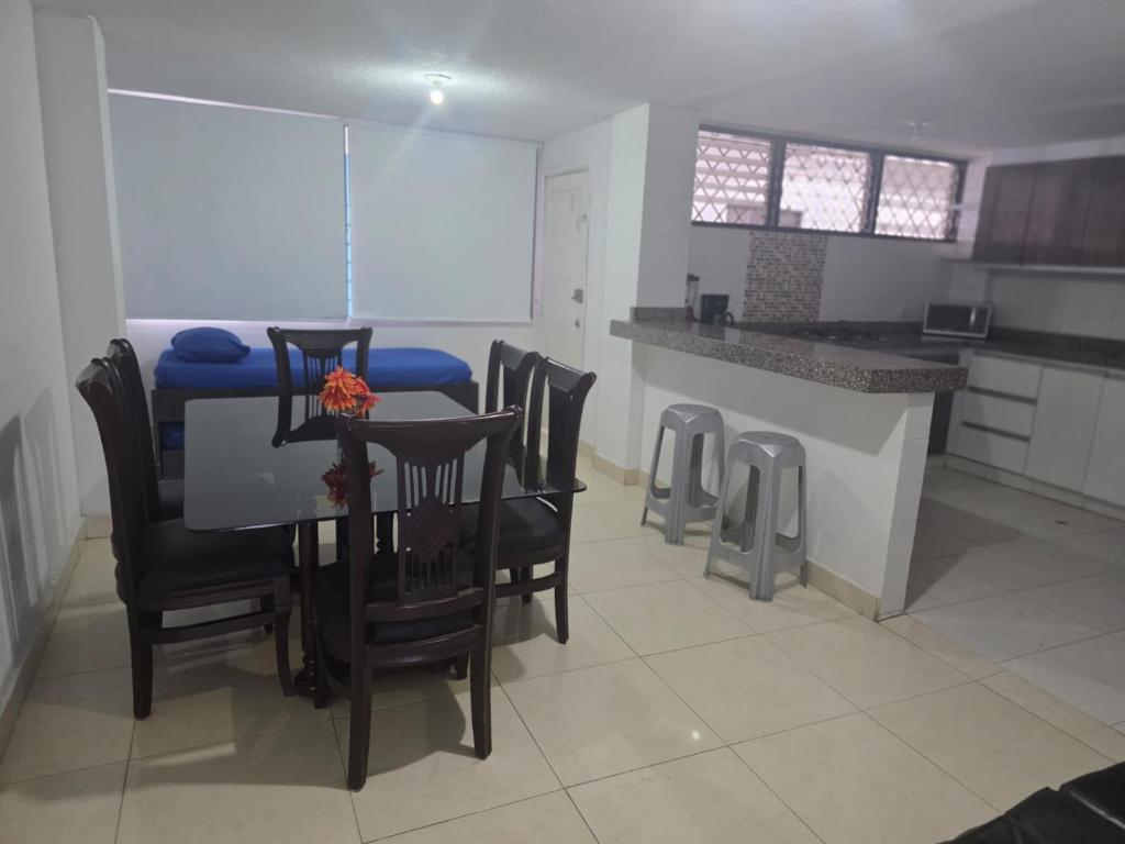 APARTAMENTO CON HERMOSA VlSTA AL MAR EN EL RODADERO - 3