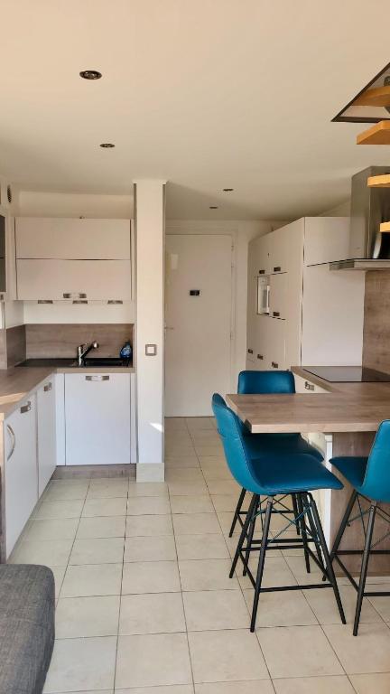 Grand Studio Mezzanine Calme Climatisé Parking privé Plage 700 m - 5