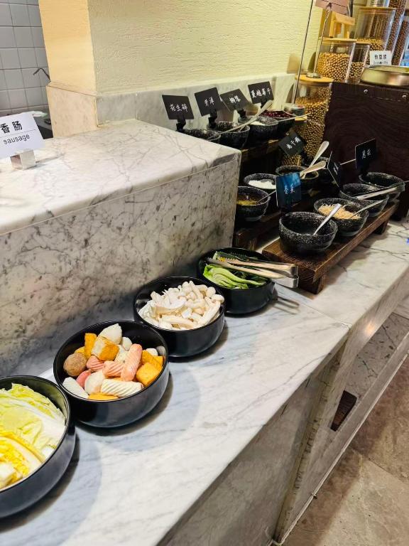 Comida y bebida