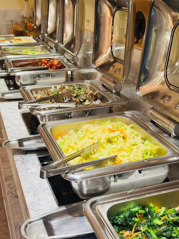 Comida y bebida