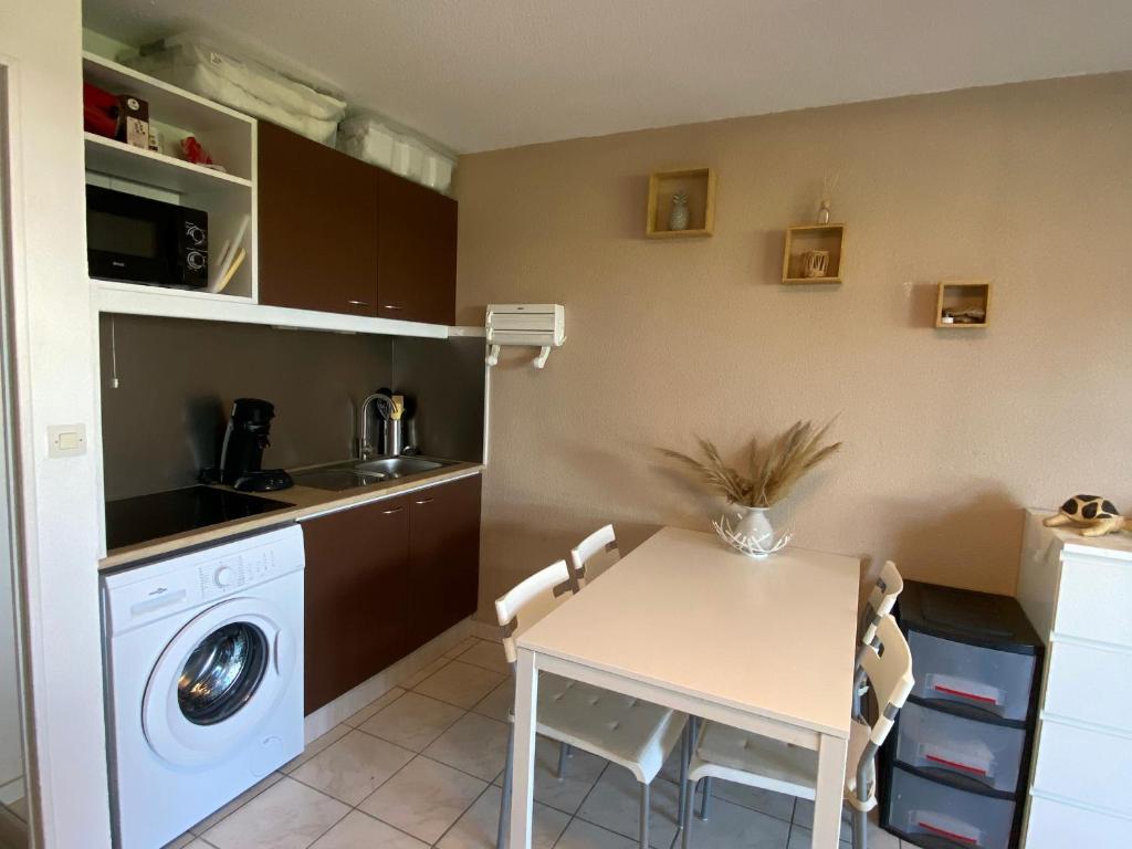 Studio à Saint-Cyprien – Accès plage, piscine, terrasse - FR-1-732-71 - 2