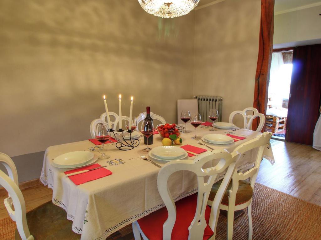 Well-equipped Holiday Home in SPEDALETTO Italy with Private Pool - 5