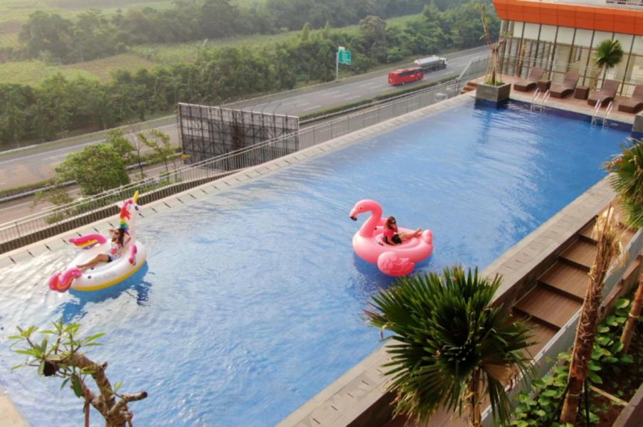 Penthouse Loft 2 Lantai at LRT City Sentul, 2BR スイミングプール
