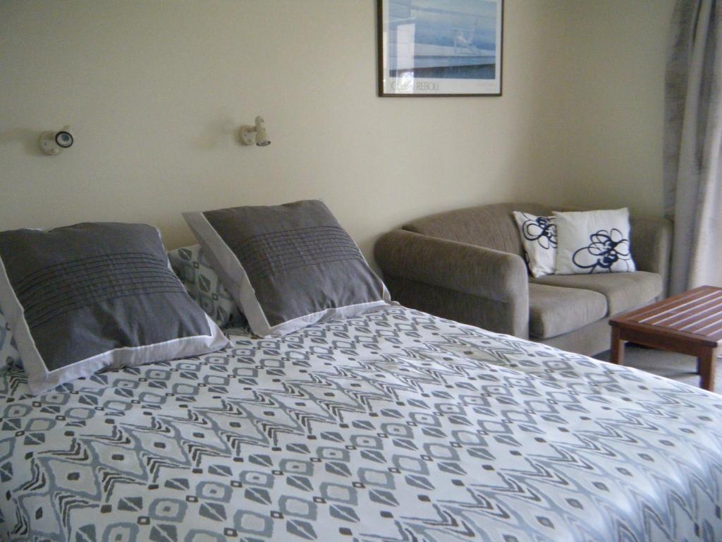 Charleston Lodge photo