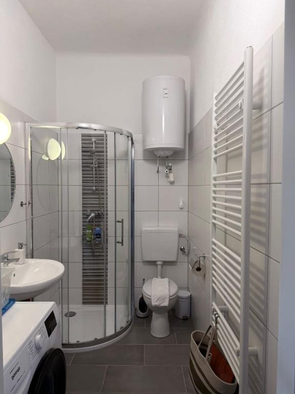 Sunny Garden Apartment with Terrace - Graz - 5