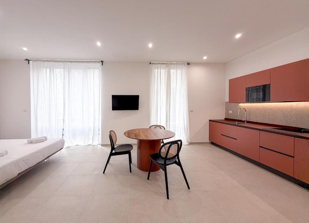 Orange Suite in the Heart of Milan - 1