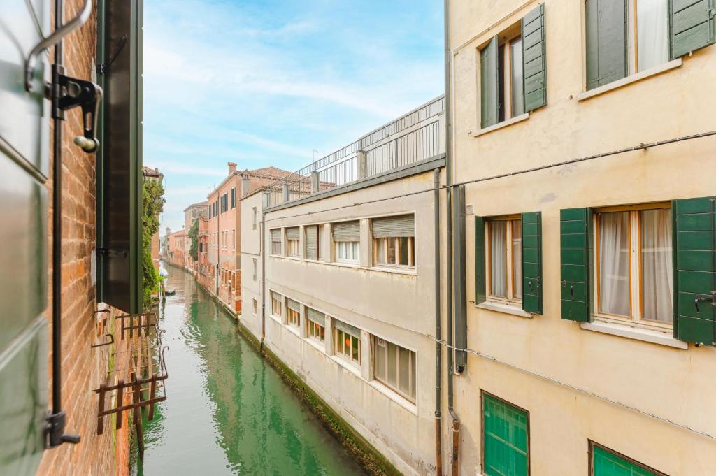 La Casa di Aurora - Canal View & 5 min from Accademia Bridge - 2