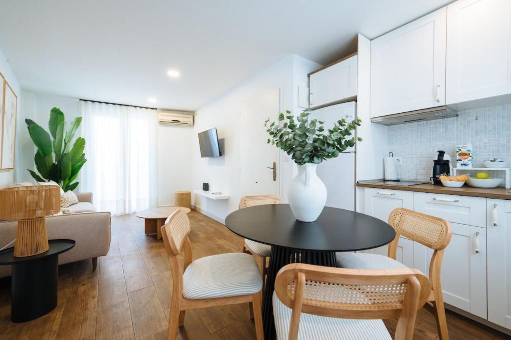 New apartment next to the Basilica de la Macarena - 1