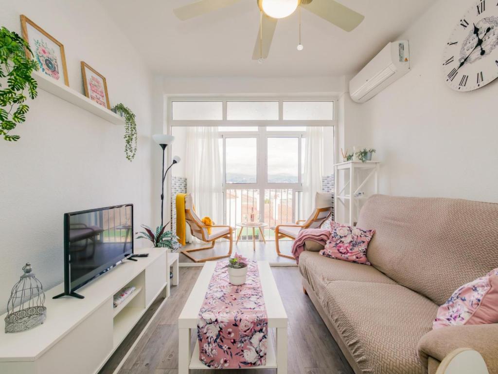 Cubo's Mendoza Seaview Malaga Apartment - 4