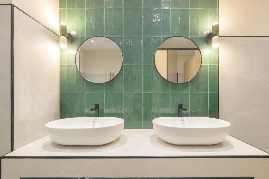 Hotel Parasol by Dorobe — Hotel rooms in Torremolinos, Andalusia
