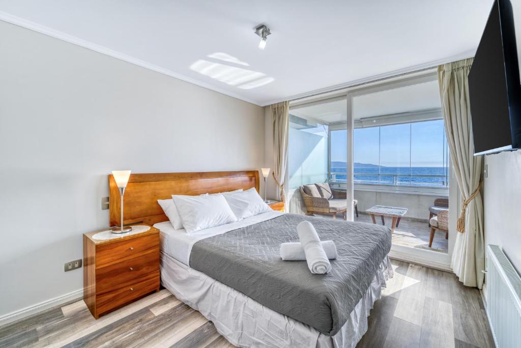 Pacific Terrace 4 Guests & Parking - 4