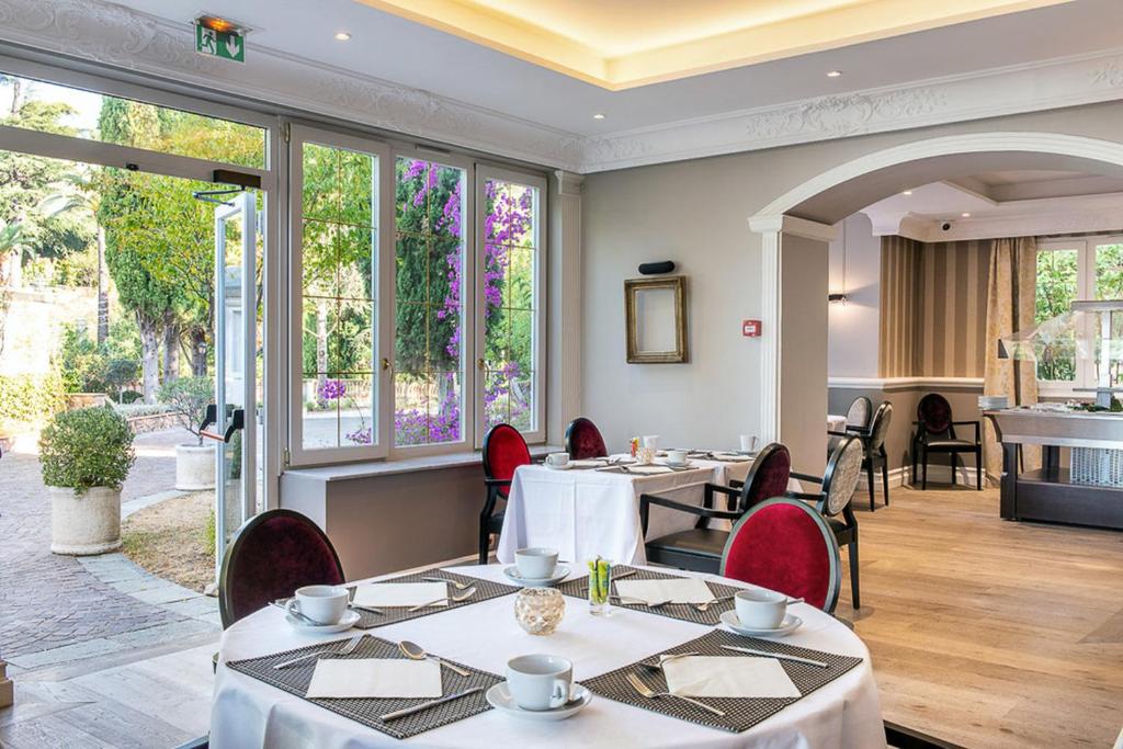 Restaurant, Hotel Chateau de la Tour Cannes in Cannes