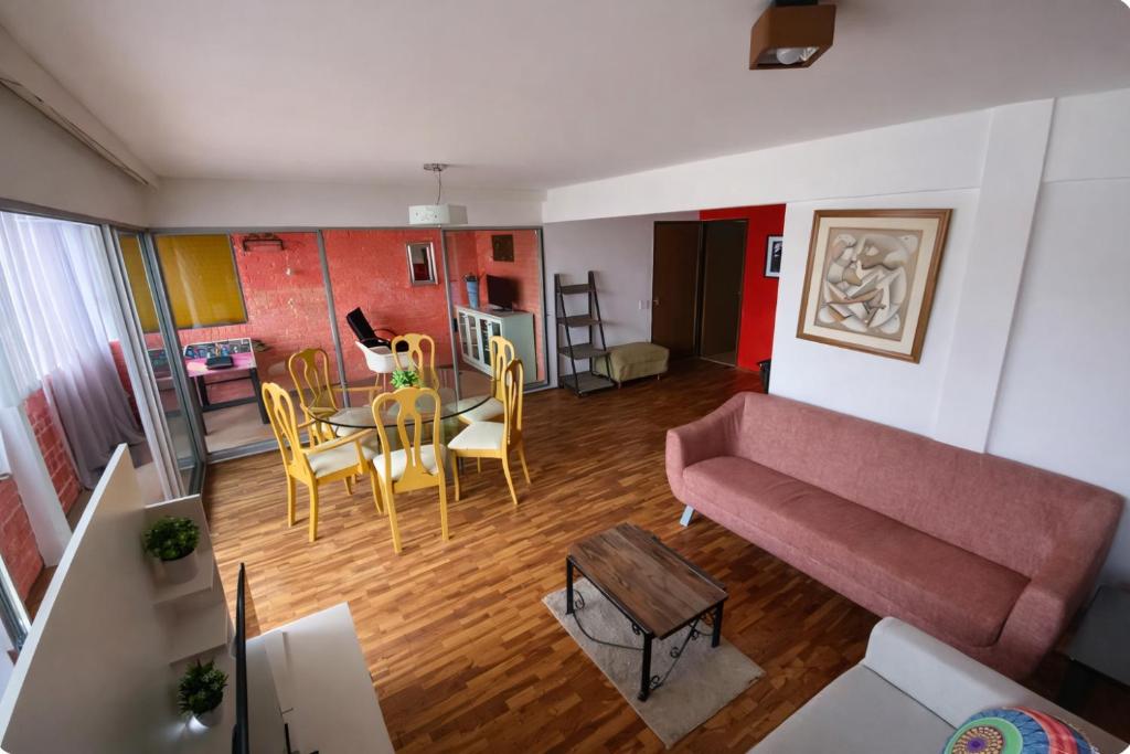 Amplio Apto en Cordón con Garage y Zona de Juegos - 1
