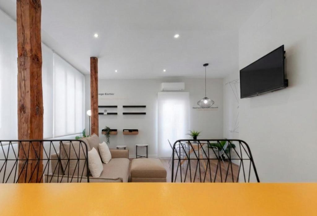 Refurbished and bright-Pool-1Bed 1Bath-Chueca - 3