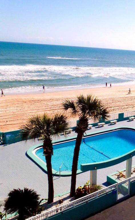 スイミングプール