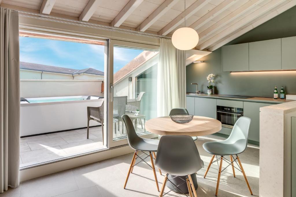 Zeno Suites - 2