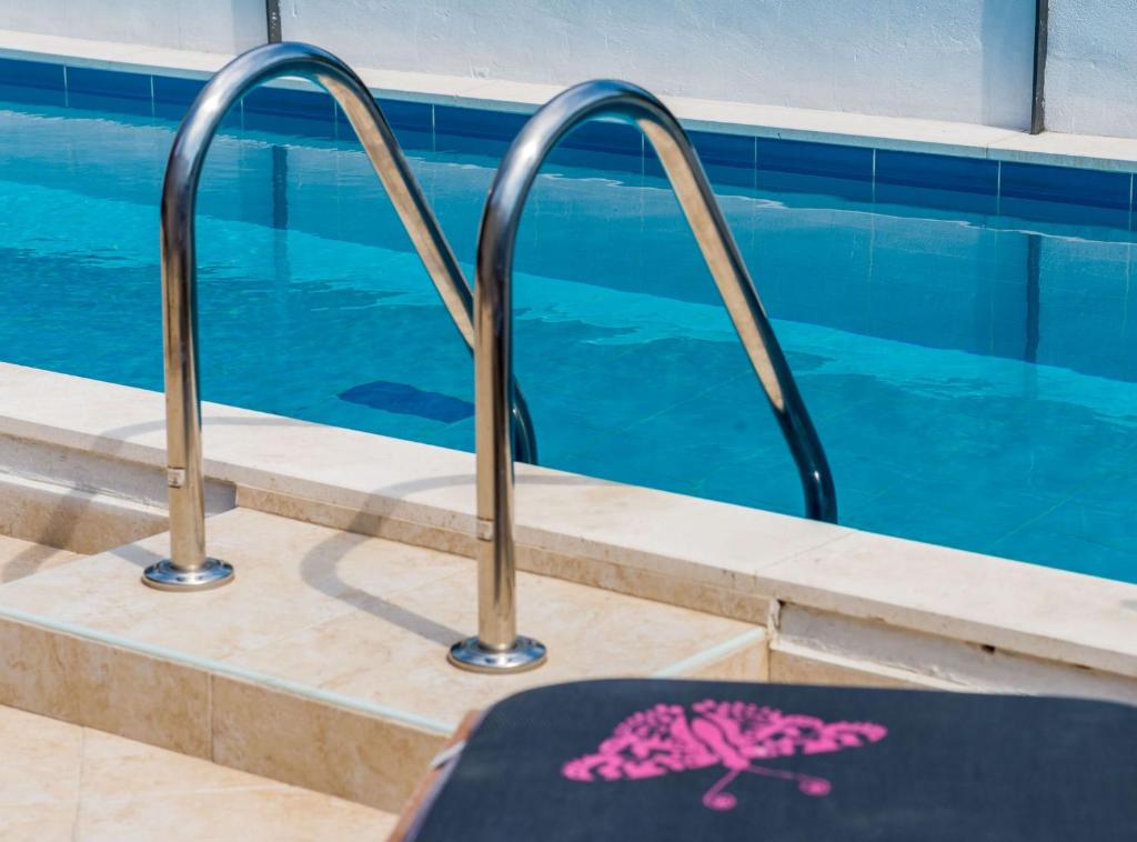 スイミングプール