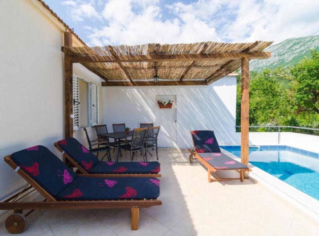 スイミングプール