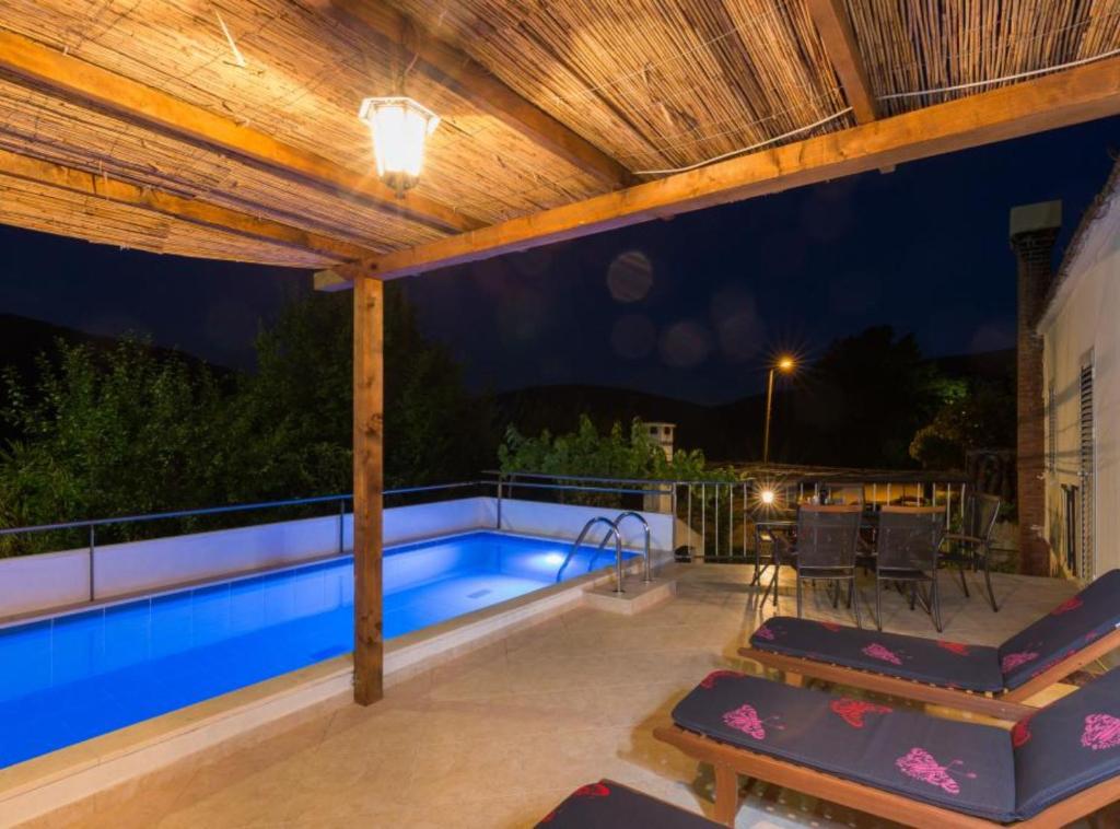 スイミングプール