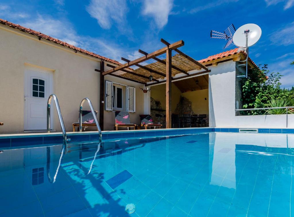 スイミングプール