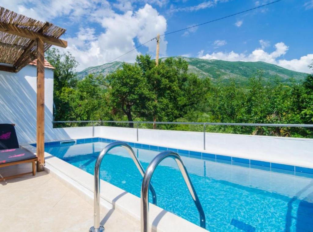 スイミングプール