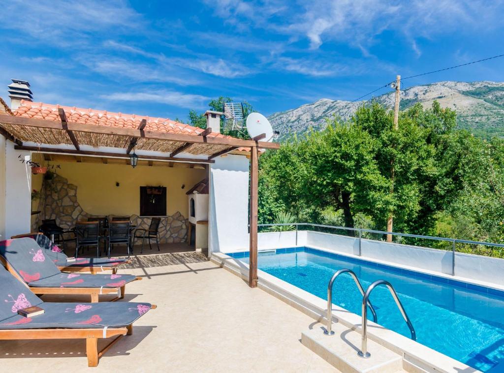 スイミングプール