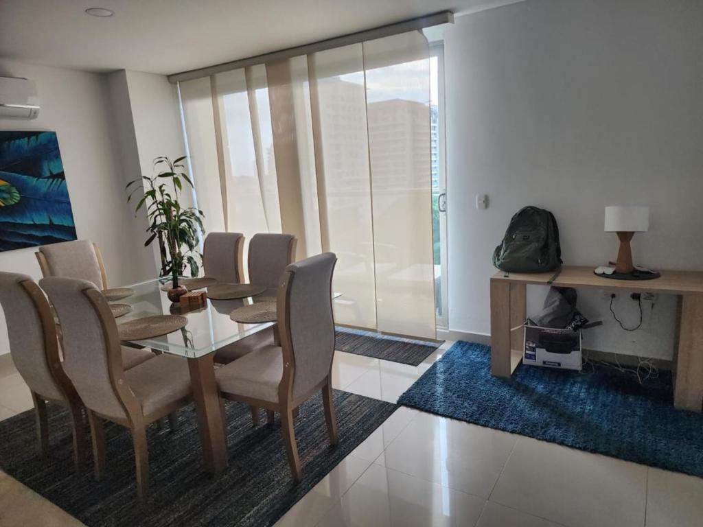 Luxury 3br 2ba Penthouse with rooftop pool - 5