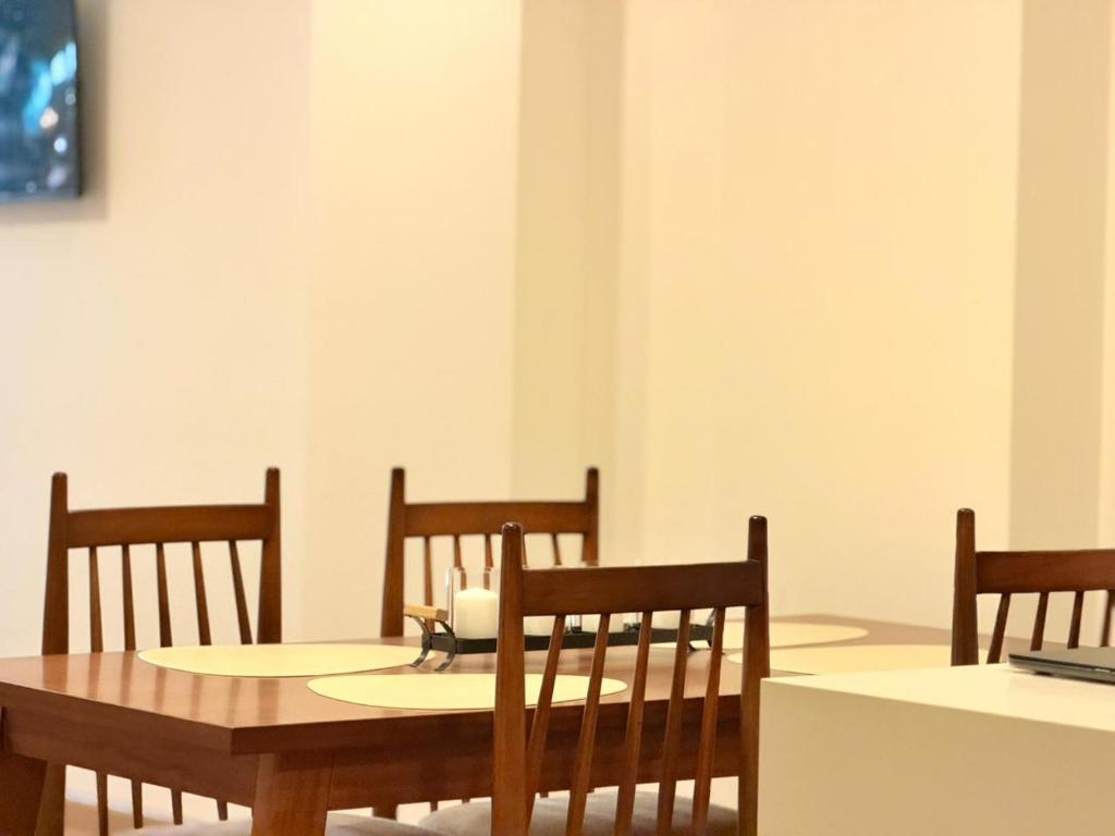 Modern and great location, free garage and wifi - 2