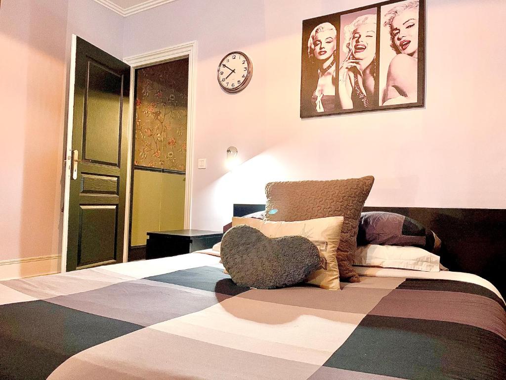 Live like a Parisian in our spare Bdr - 4