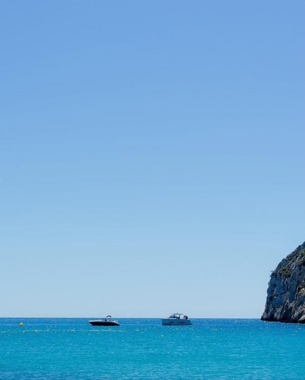Casa Calma. Your private retreat between silence and light. - 4