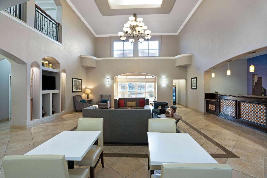 Lobby, Garner Hotel Houston Westchase By IHG in Houston (TX)