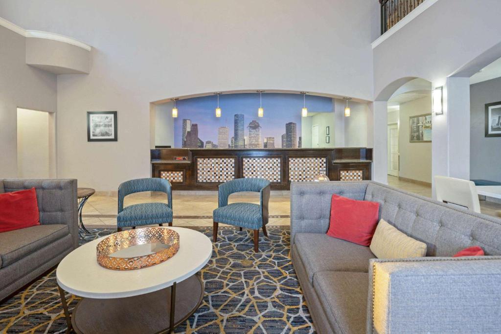 Lobby, Garner Hotel Houston Westchase By IHG in Houston (TX)